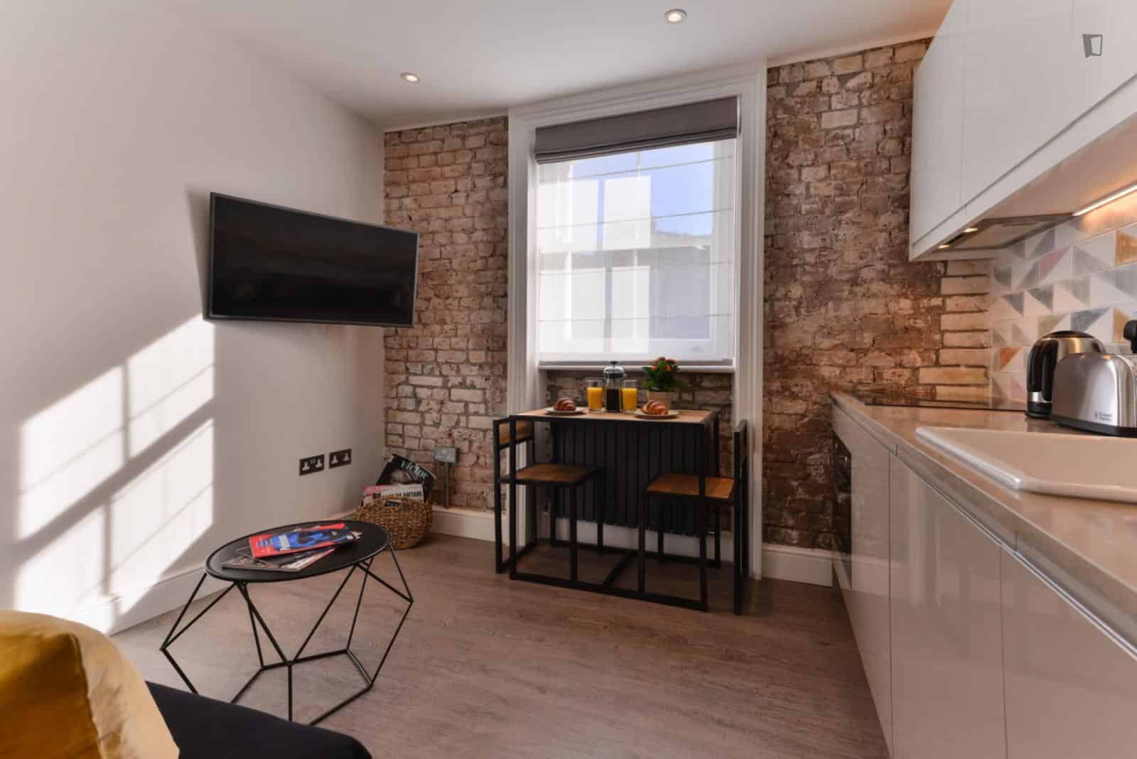 Delightful Studio Close To The Kilburn Grange Park, London - London, England, United Kingdom - Studio - Kitchen