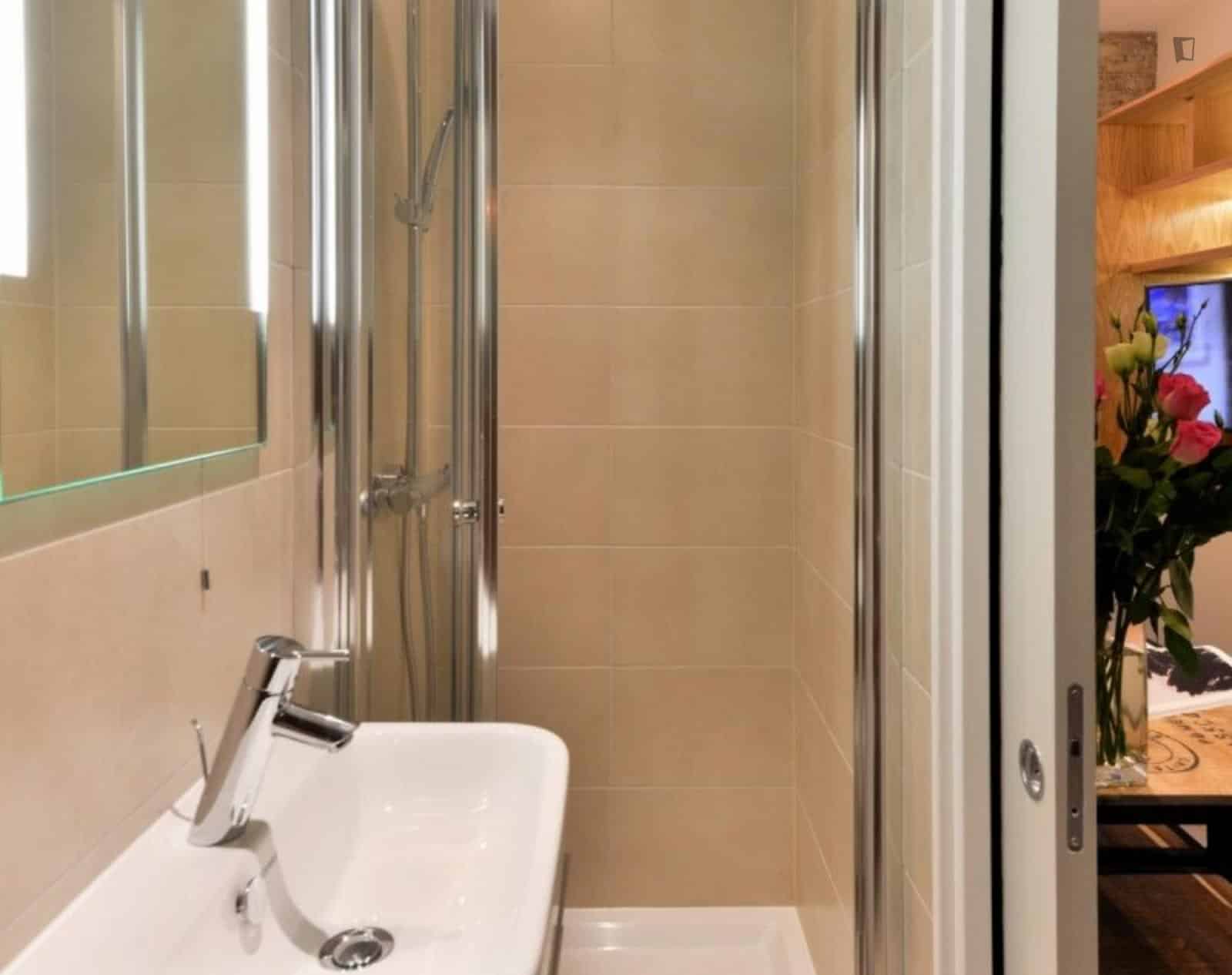 Studio - Amenities?w=400&h=260&fit=crop&q=40&auto=format&trim=auto