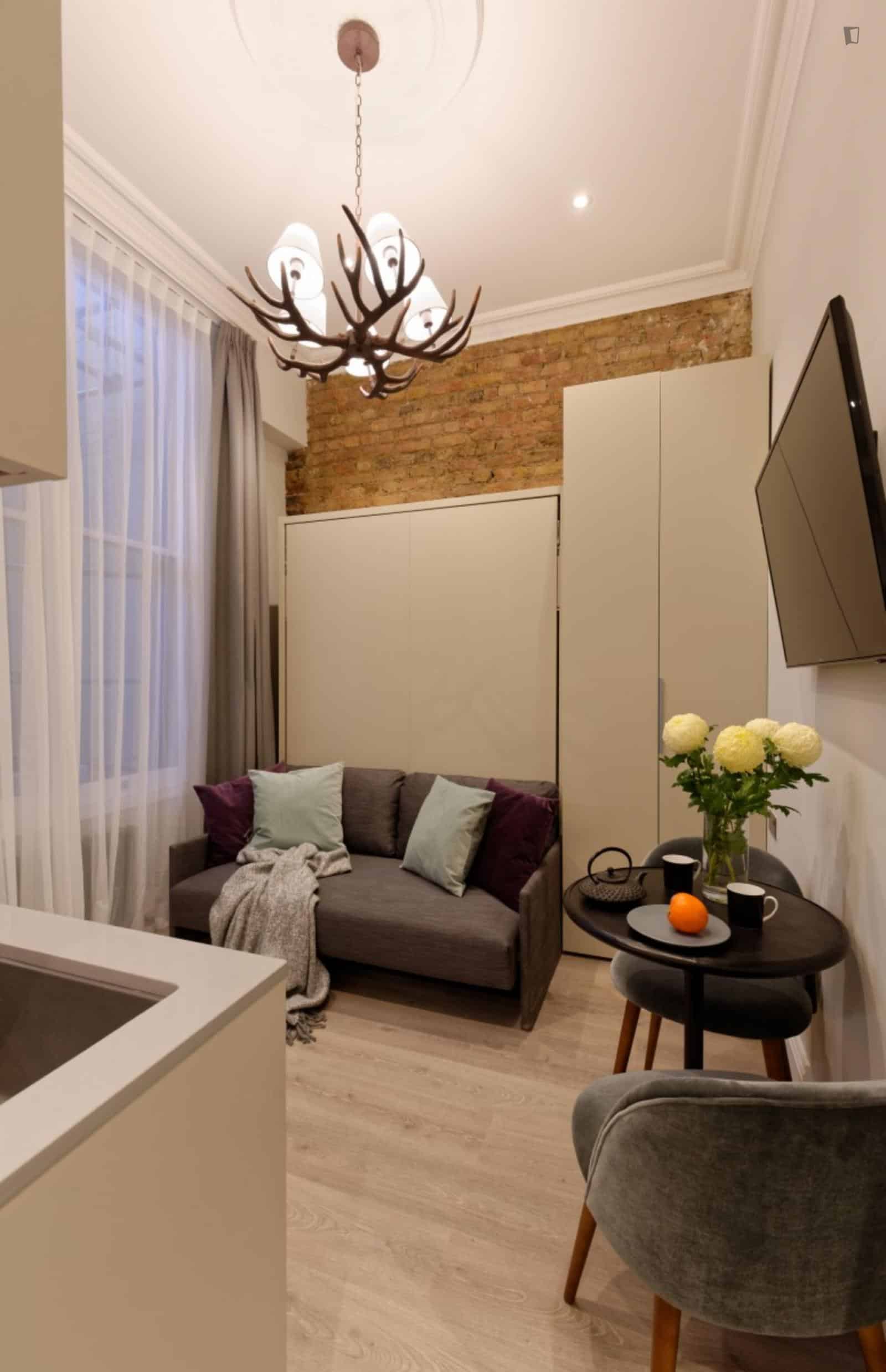 ?w=400&h=260&fit=crop&q=40&auto=format&trim=auto