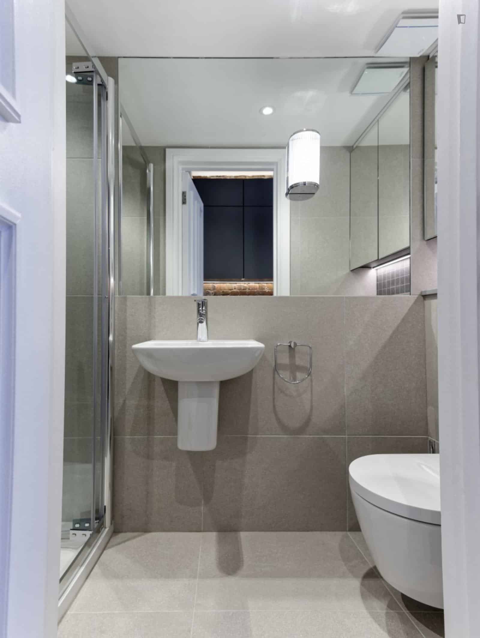 Studio Room, Pembridge Square, London, W2 4EW (Studio 27) - London, England, United Kingdom - Studio - Bathroom