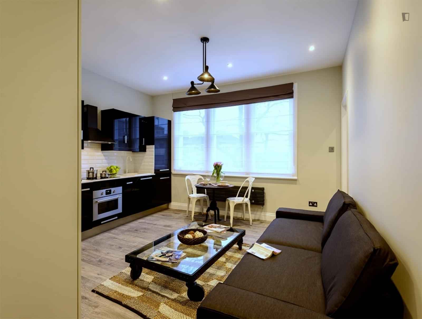 ?w=400&h=260&fit=crop&q=40&auto=format&trim=auto