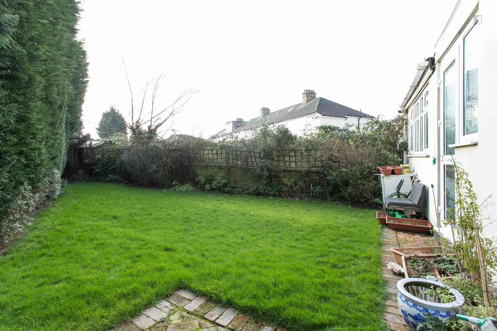 Room in a 6 Bedroom Apartment, Evesham Way, Ilford IG5 0EJ (Flat 2) - London, England, United Kingdom - Exterior