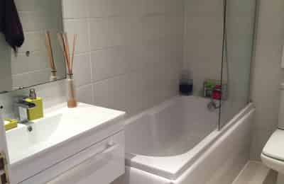 5 Bedroom 1 Bathroom Apartment - Amenities?w=400&h=260&fit=crop&q=40&auto=format&trim=auto