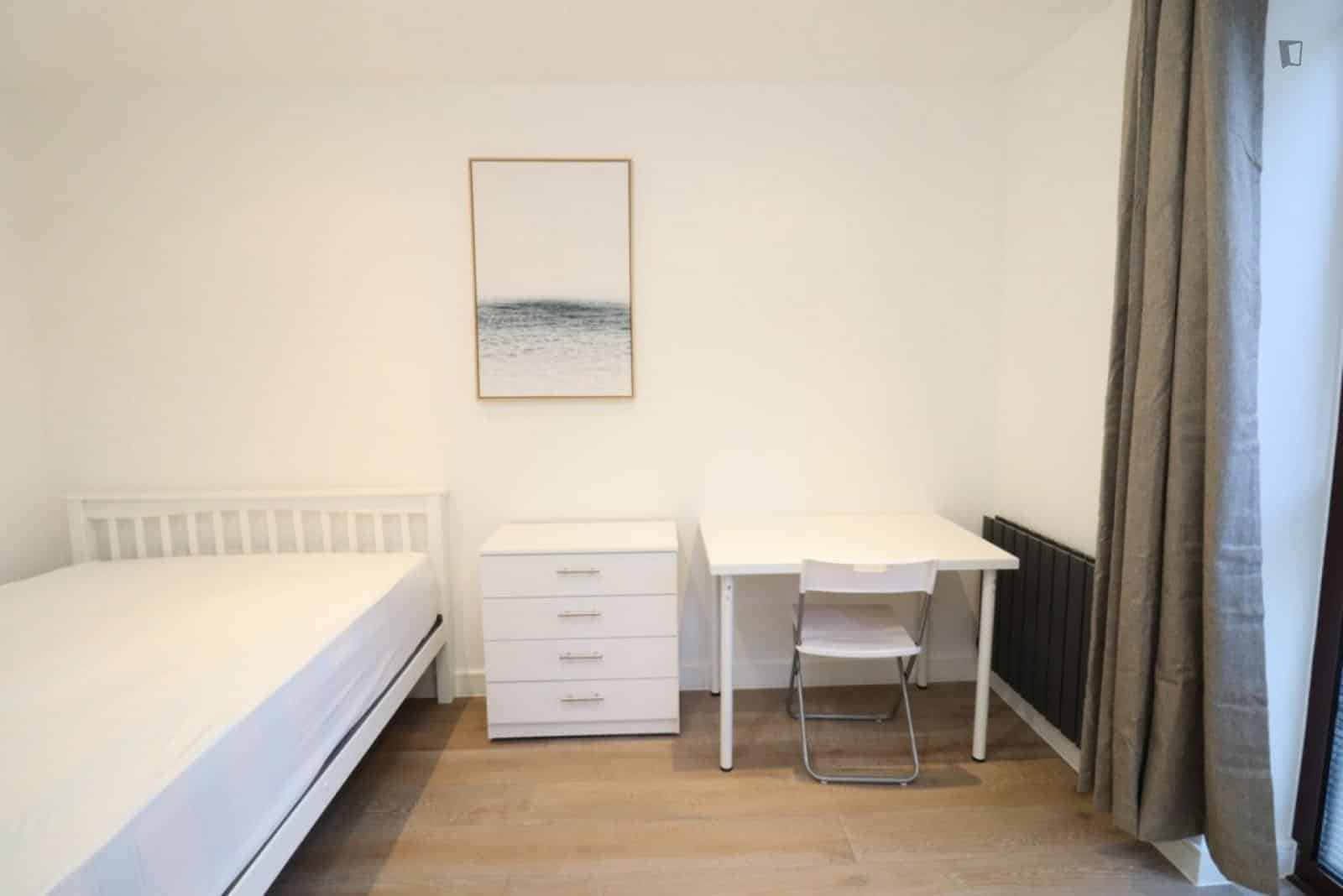 3 Bedroom Apartment - Bedroom?w=400&h=260&fit=crop&q=40&auto=format&trim=auto