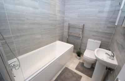 Room in a 7 Bedroom Apartment, Long Dr, London W3 7PL - London, England, United Kingdom - 7 Bedroom Apartment - Bathroom