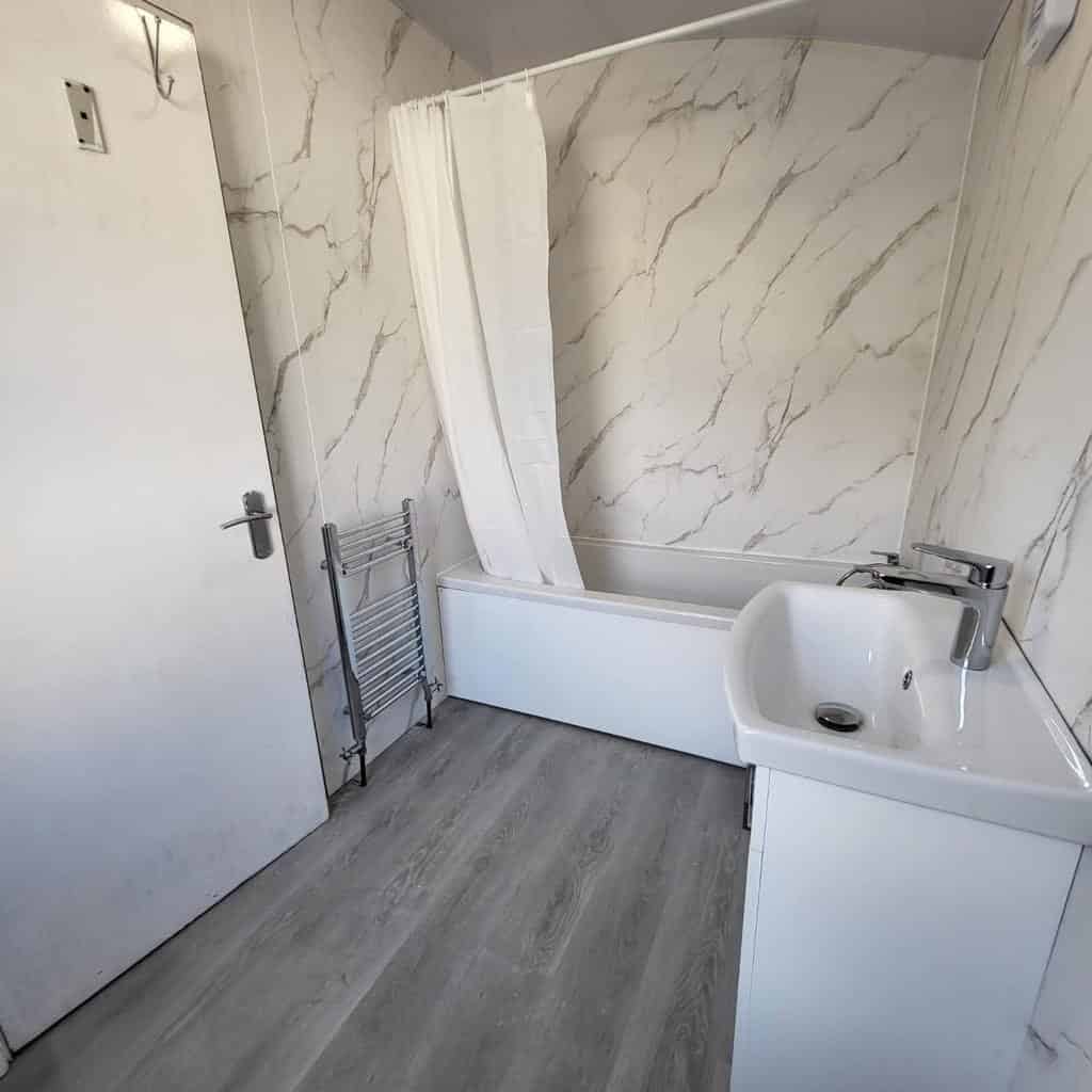 2 Bedroom 1 Bathroom Apartment - Room?w=400&h=260&fit=crop&q=40&auto=format&trim=auto