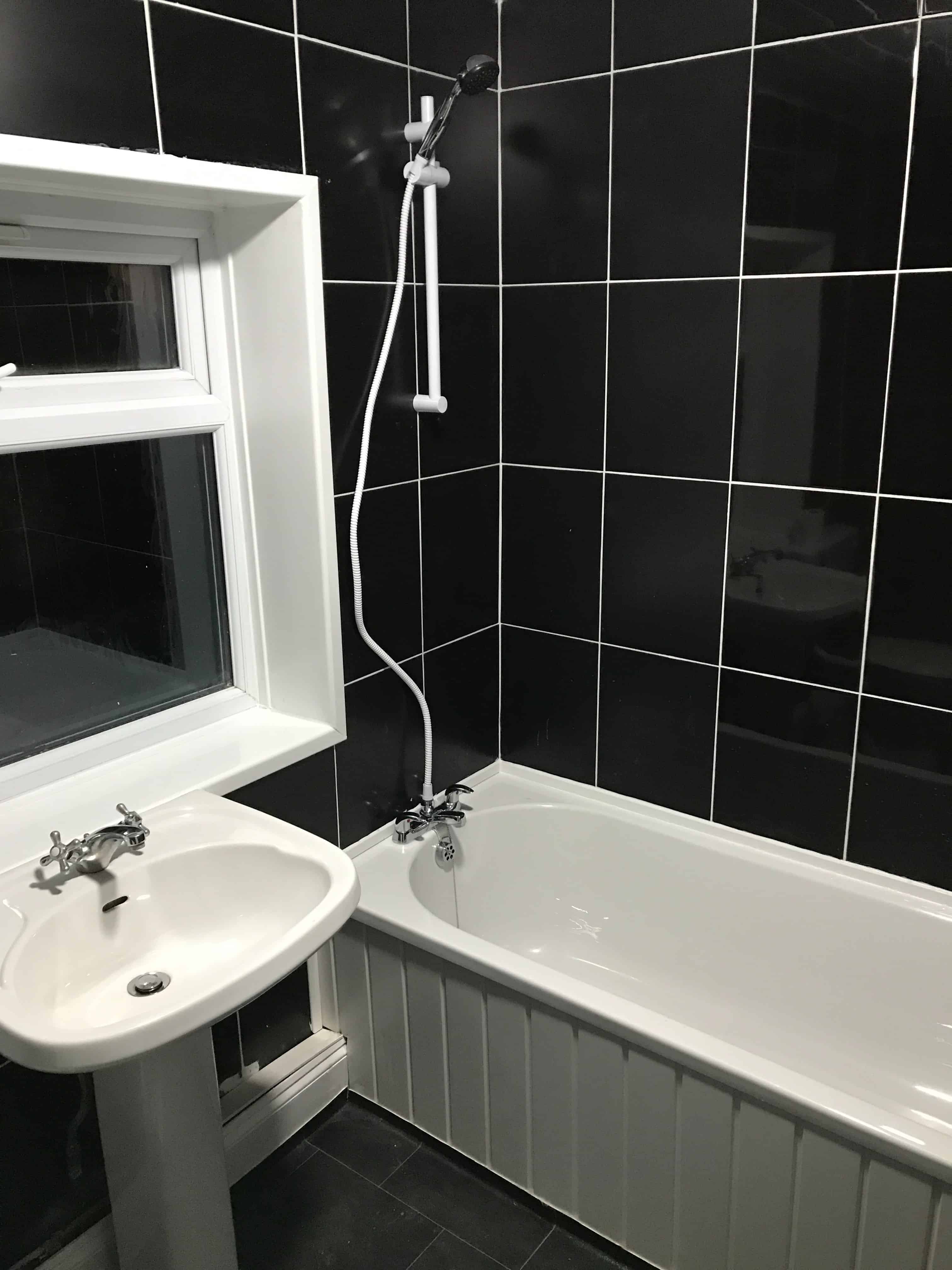 3 Bedroom 1 Bathroom Apartment - Common Area?w=400&h=260&fit=crop&q=40&auto=format&trim=auto