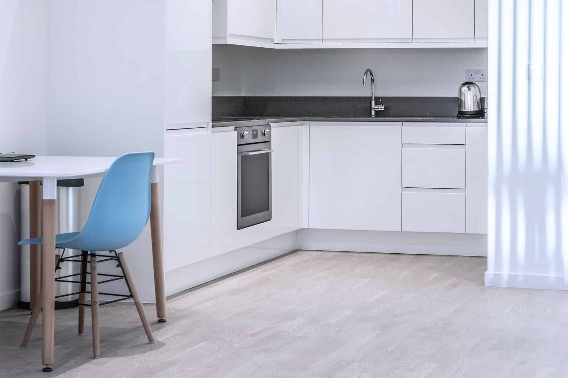 Common Area?w=400&h=260&fit=crop&q=40&auto=format&trim=auto