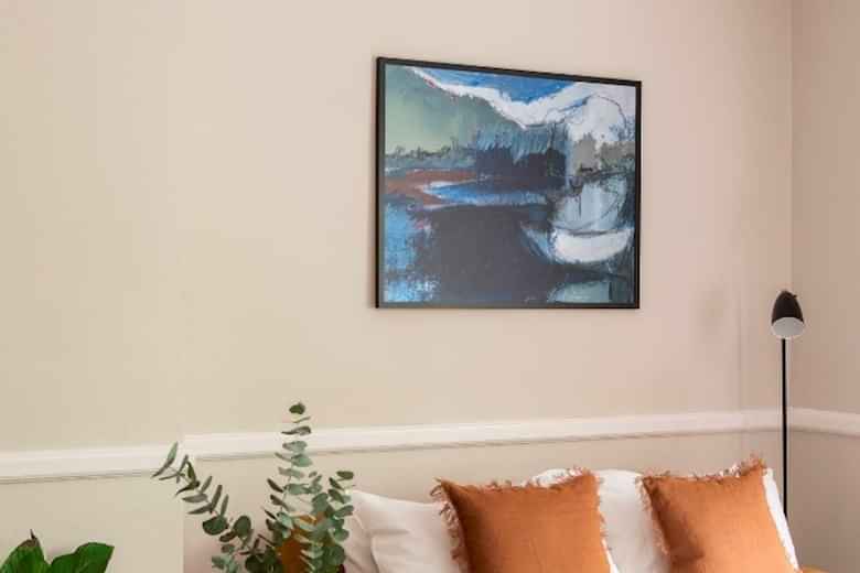 Studio Apartment - Bedroom?w=400&h=260&fit=crop&q=40&auto=format&trim=auto