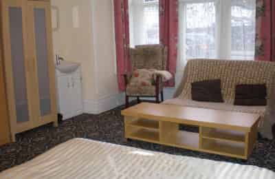 12 Bed 9 Bath - Amenities?w=400&h=260&fit=crop&q=40&auto=format&trim=auto