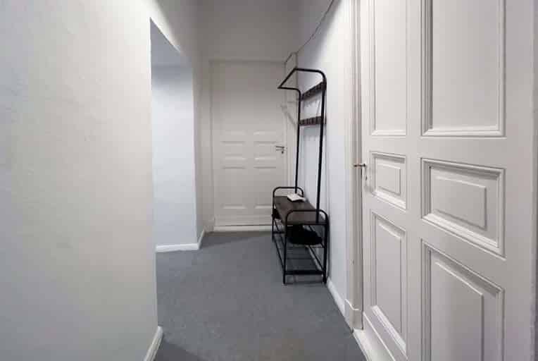 1 Bedroom 1 Bath Apartment - Bedroom?w=400&h=260&fit=crop&q=40&auto=format&trim=auto