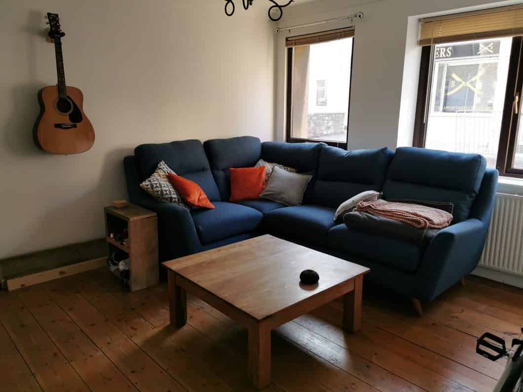 Exterior?w=400&h=260&fit=crop&q=40&auto=format&trim=auto