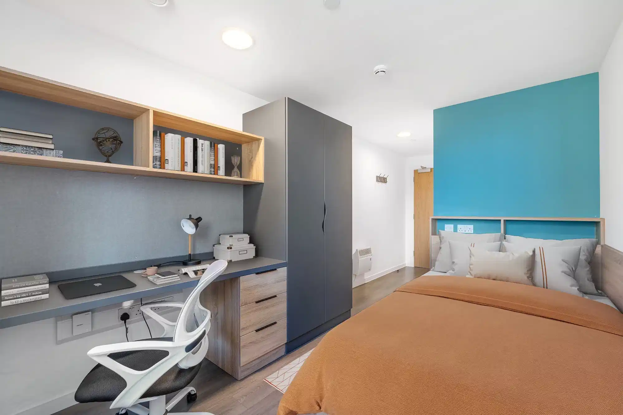 Gold Ensuite