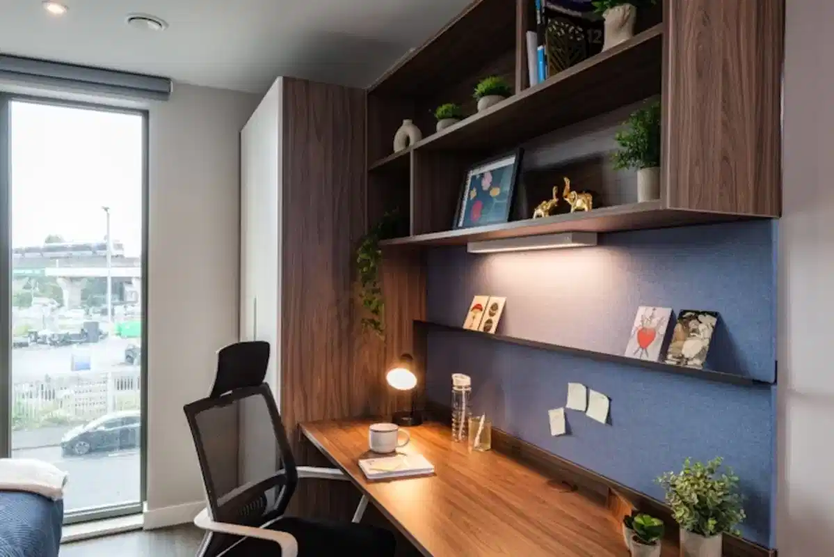 Amenities?w=400&h=260&fit=crop&q=40&auto=format&trim=auto