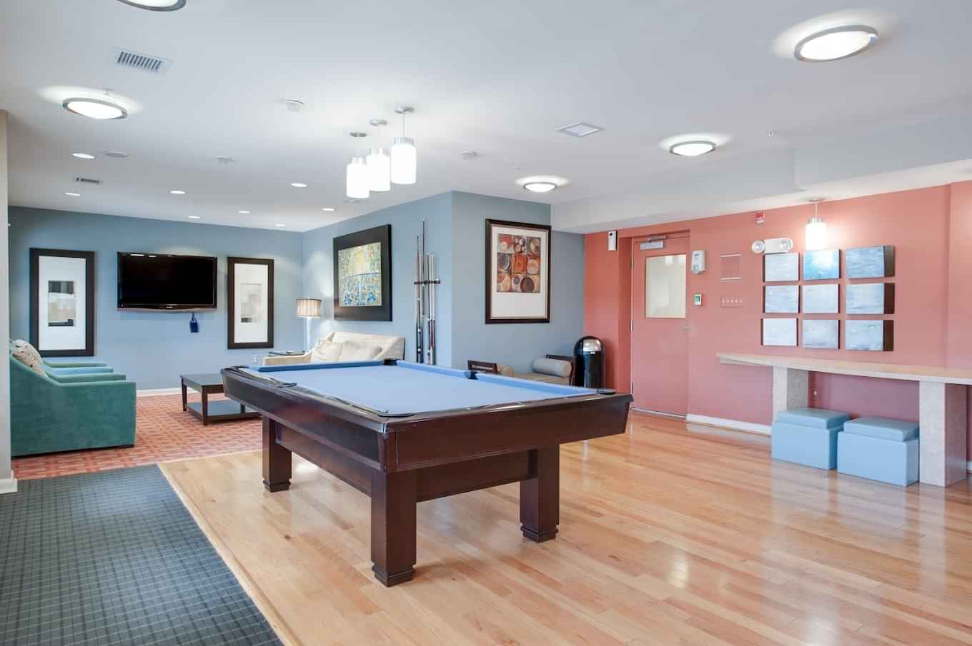 Yugo College Park University Club, College Park - College Park, Maryland, United States - Amenities