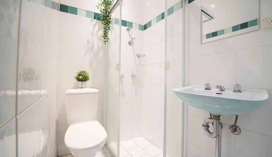 Common Area?w=400&h=260&fit=crop&q=40&auto=format&trim=auto