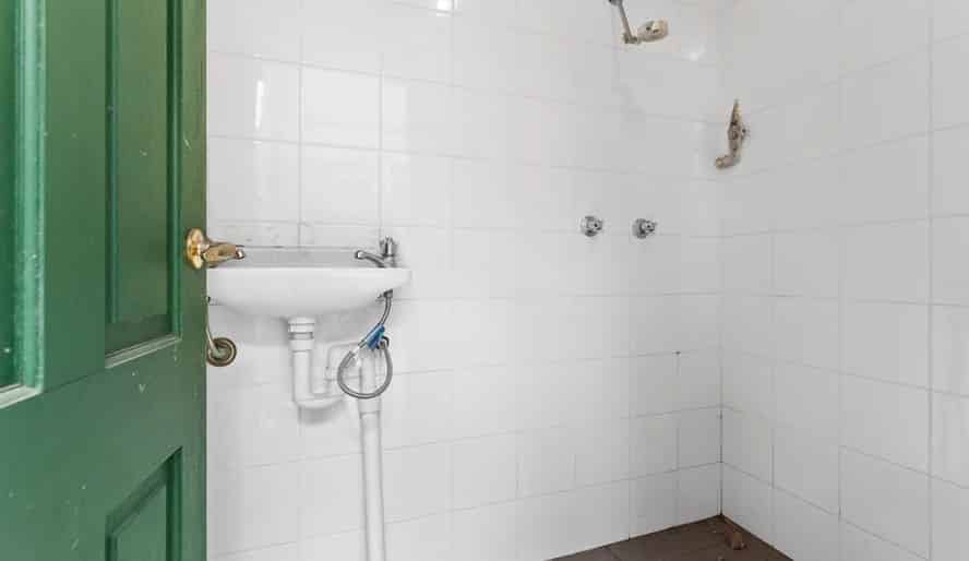 Common Area?w=400&h=260&fit=crop&q=40&auto=format&trim=auto