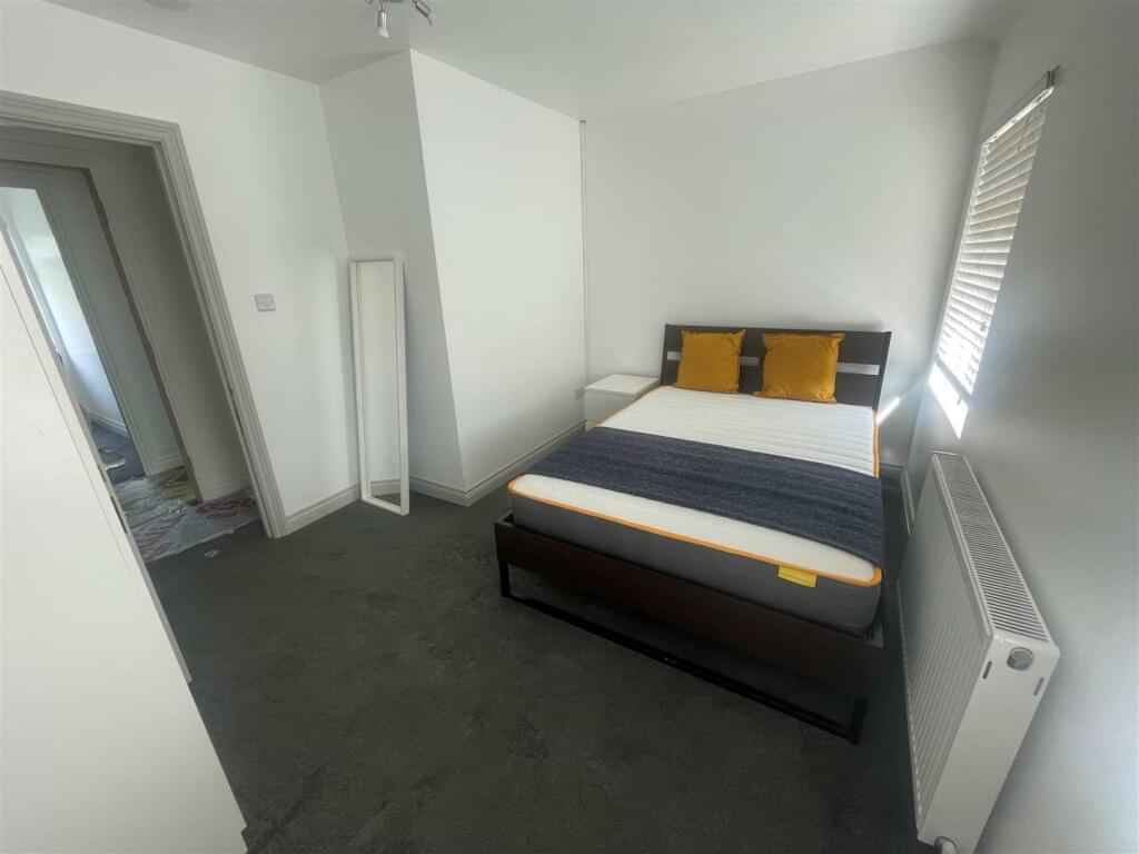 Ullswater Road BS10, Bristol - Bristol, England, United Kingdom - 6 Bedroom 2 Bathroom - Bedroom