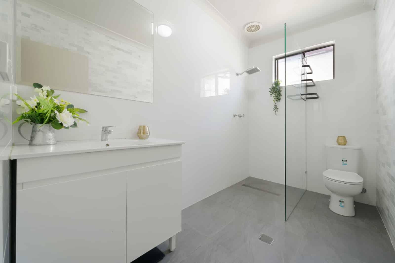 Amenities?w=400&h=260&fit=crop&q=40&auto=format&trim=auto
