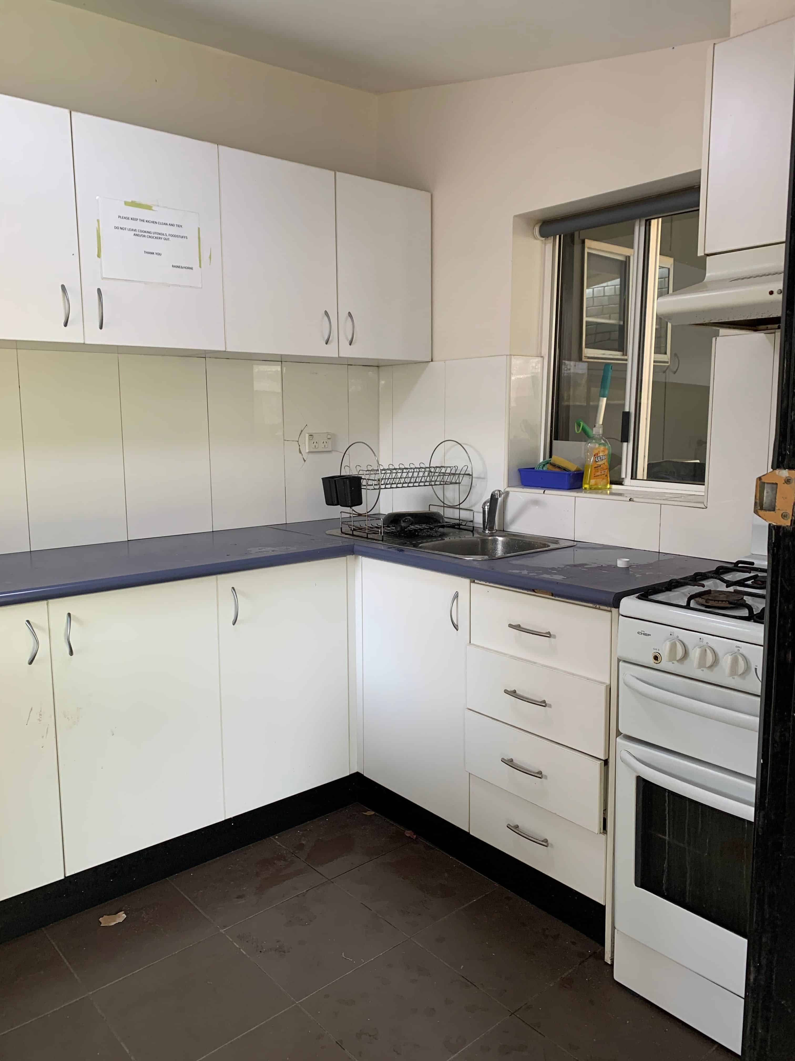 Exterior?w=400&h=260&fit=crop&q=40&auto=format&trim=auto