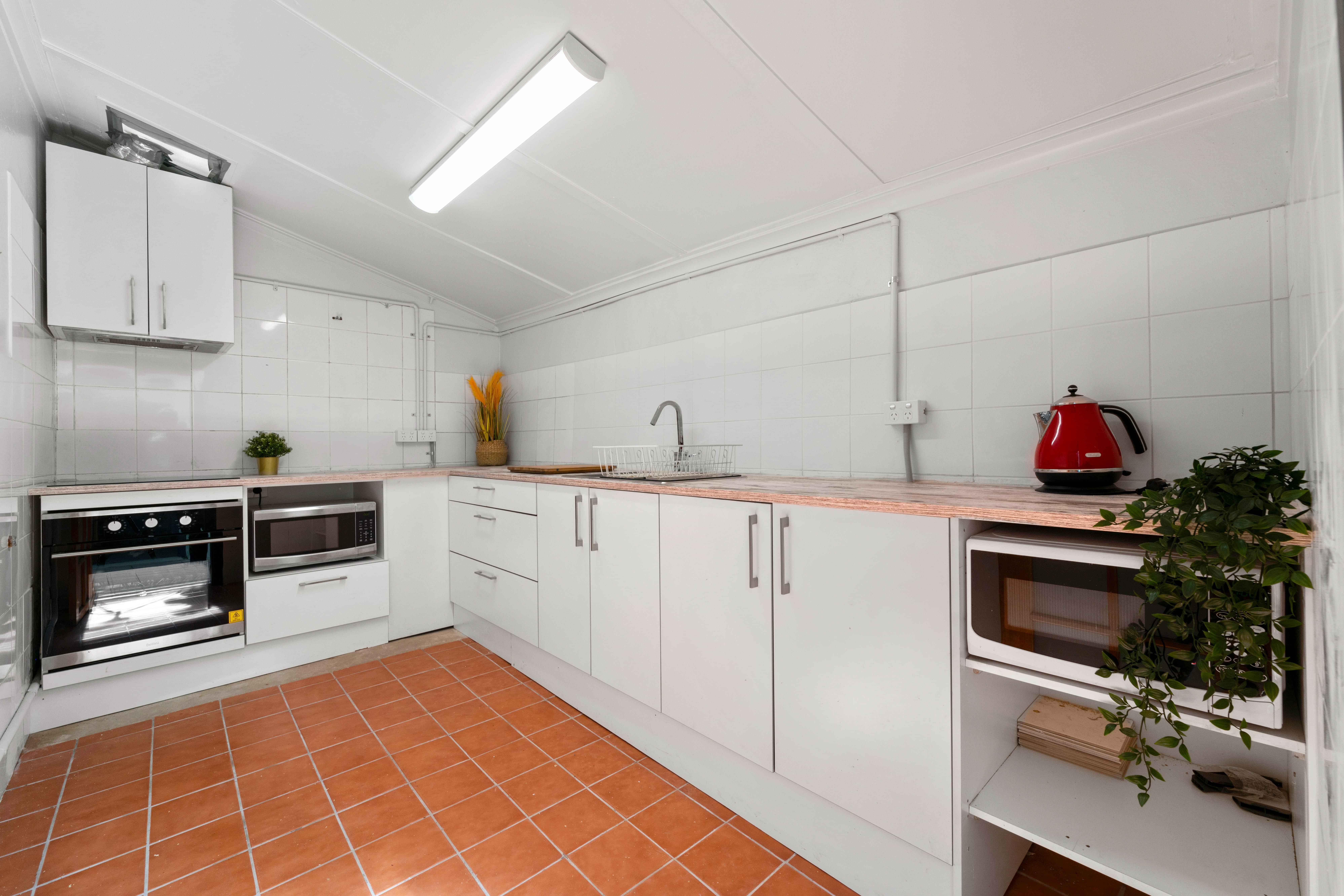 Room in a 5 Bedroom Apartment, 193 Harris, Pyrmont, Sydney - Sydney, New South Wales, Australia - Kitchen