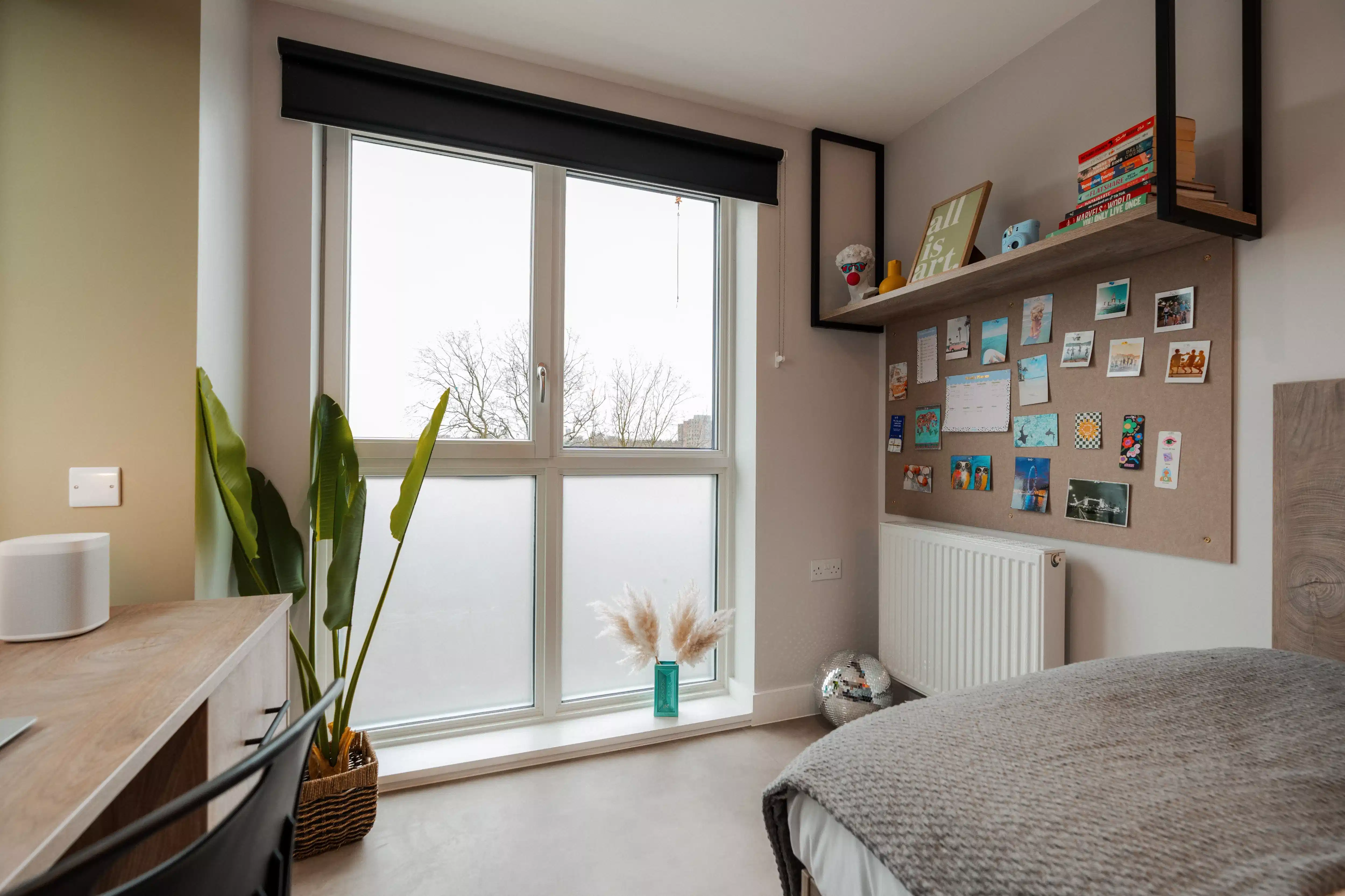 Kitchen?w=400&h=260&fit=crop&q=40&auto=format&trim=auto