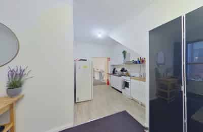 Room in a 6 Bedroom Apartment, 68 Campbell, Surry Hills, Sydney - Sydney, New South Wales, Australia - Amenities