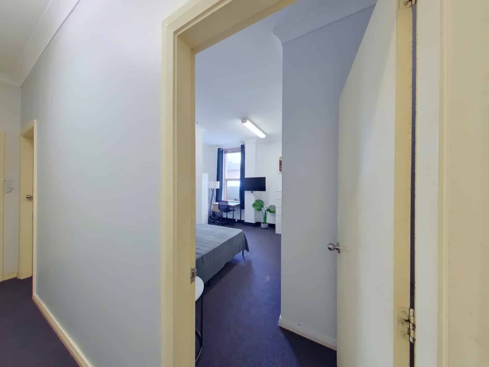 Amenities?w=400&h=260&fit=crop&q=40&auto=format&trim=auto