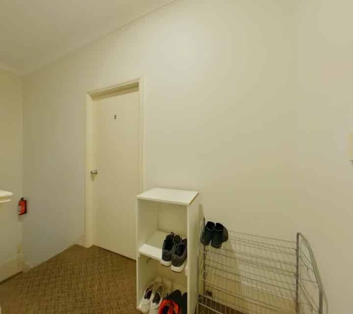 Kitchen?w=400&h=260&fit=crop&q=40&auto=format&trim=auto