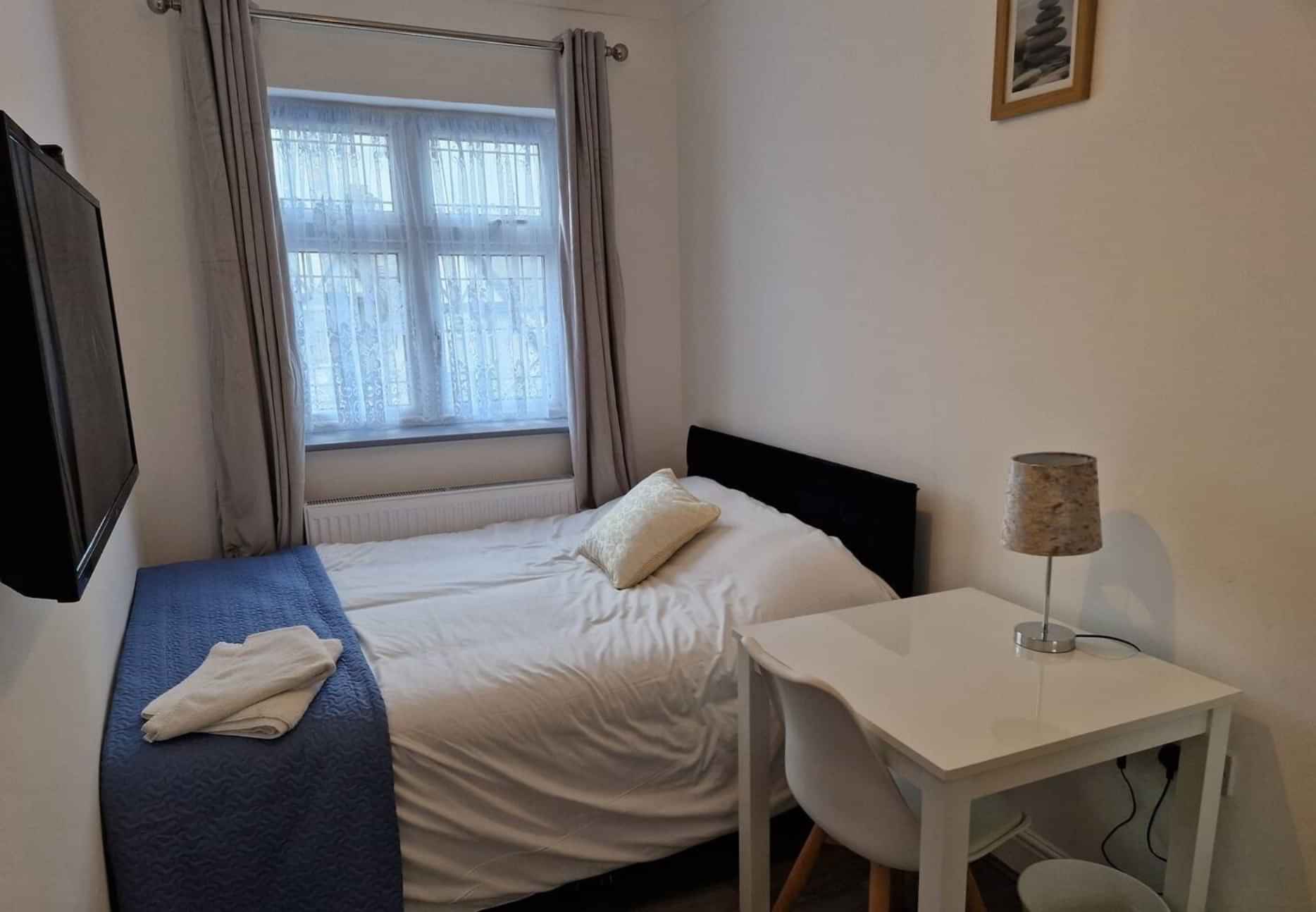 Redbridge Lane East IG4, London - London, England, United Kingdom - 8 Bed - 4 Bath - Bedroom