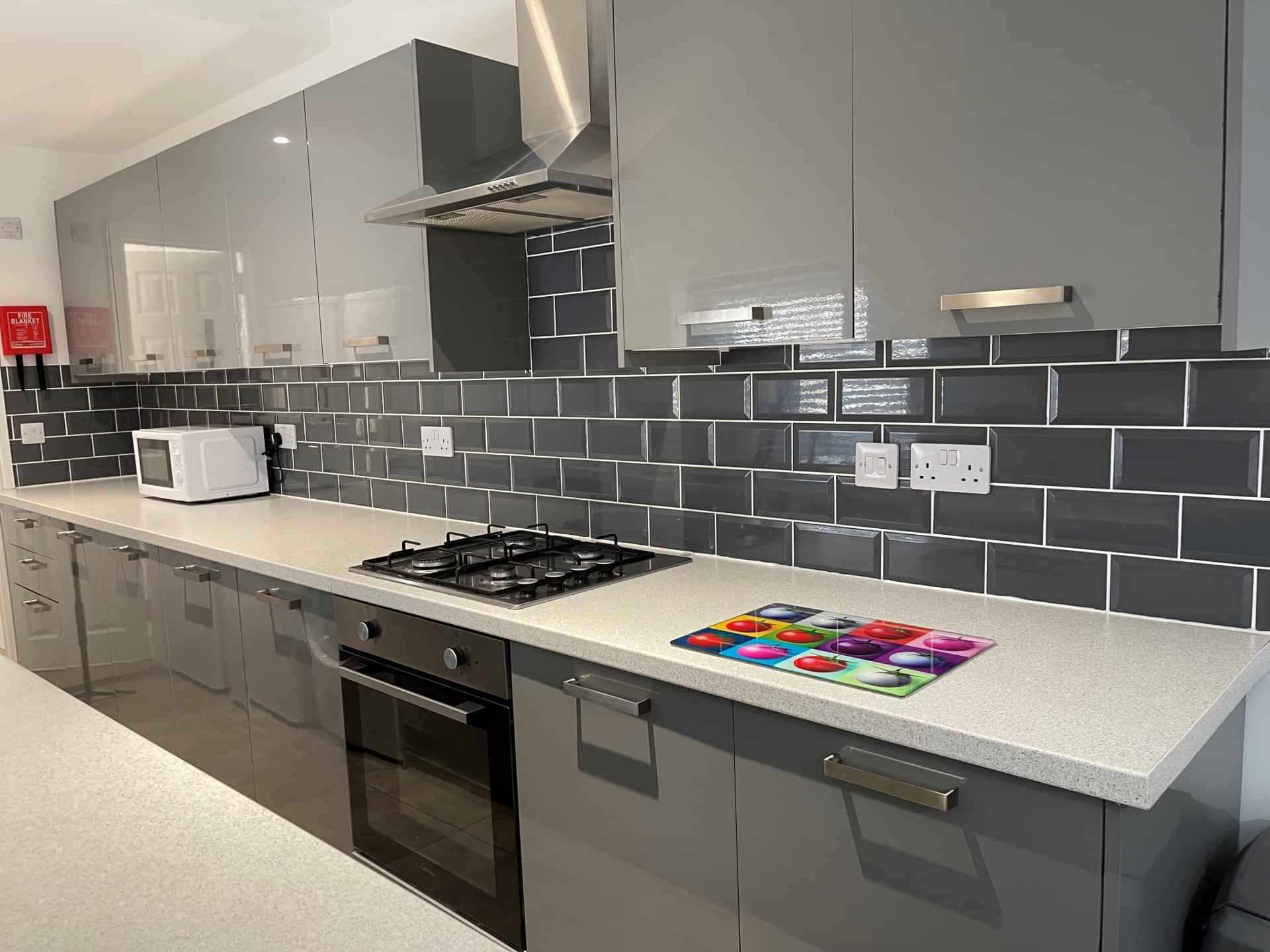 5 Bed 1 Bath - Common Area?w=400&h=260&fit=crop&q=40&auto=format&trim=auto