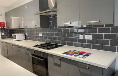 5 Bed 1 Bath - Common Area?w=400&h=260&fit=crop&q=40&auto=format&trim=auto
