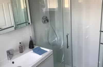 Copthorne Avenue IG6, London - London, England, United Kingdom - 3 Bed - 1 Bath - Bathroom