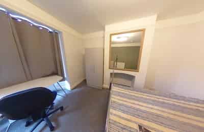 4 Bed 2 Bath - Amenities?w=400&h=260&fit=crop&q=40&auto=format&trim=auto