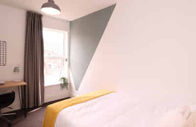 Thesiger Street LN5, Lincoln - Lincoln, England, United Kingdom - 5 Bedroom 2 Bathroom - Bedroom