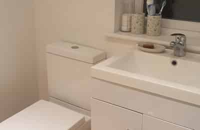 Wells Road BS14, Bristol - Bristol, England, United Kingdom - 4 Bedroom 2 Bathroom Apartment - Bathroom