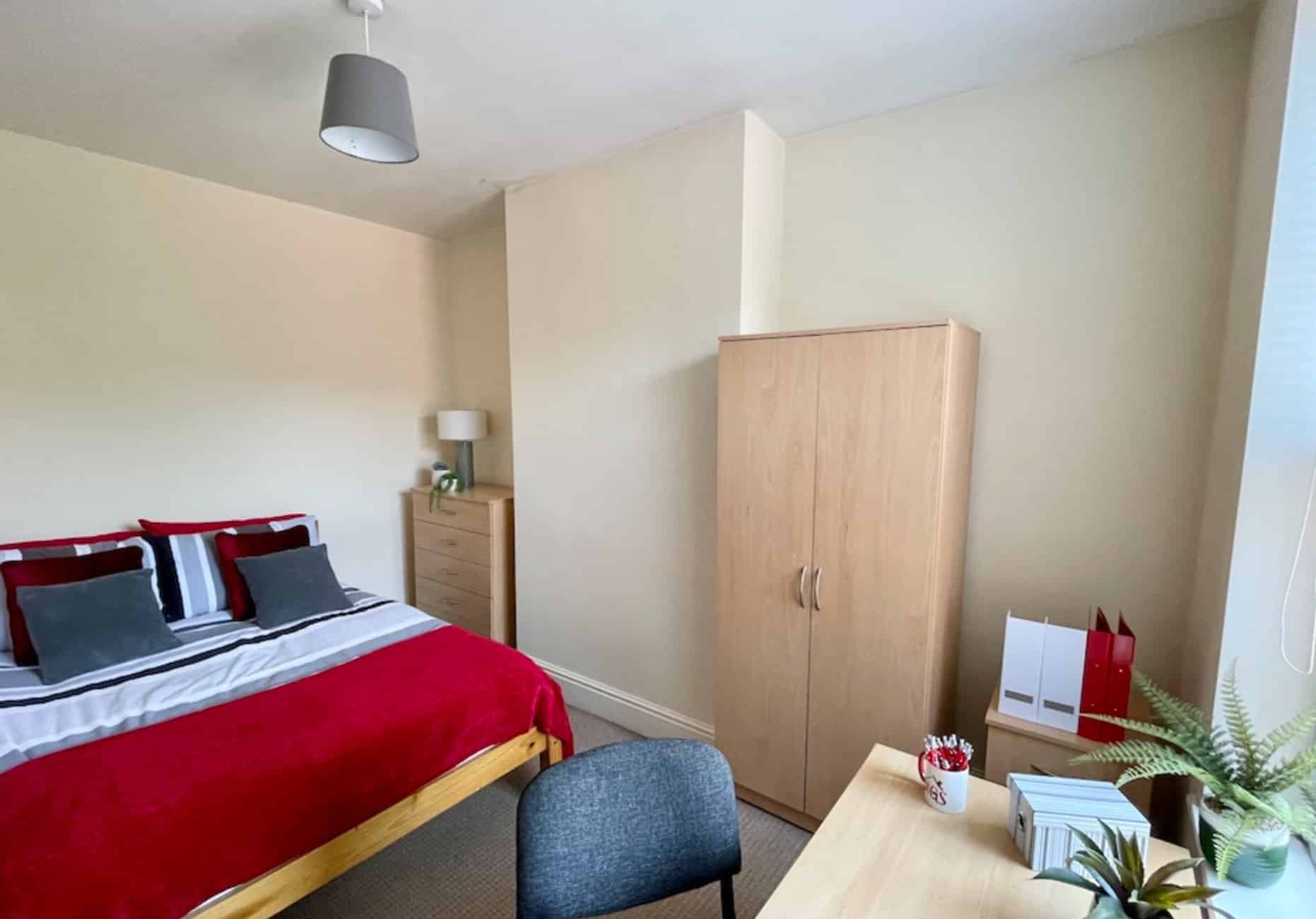 Common Area?w=400&h=260&fit=crop&q=40&auto=format&trim=auto