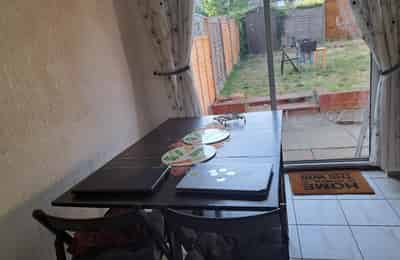Laing Close IG6, London - London, England, United Kingdom - 4 Bed 1 Bath - Common Area