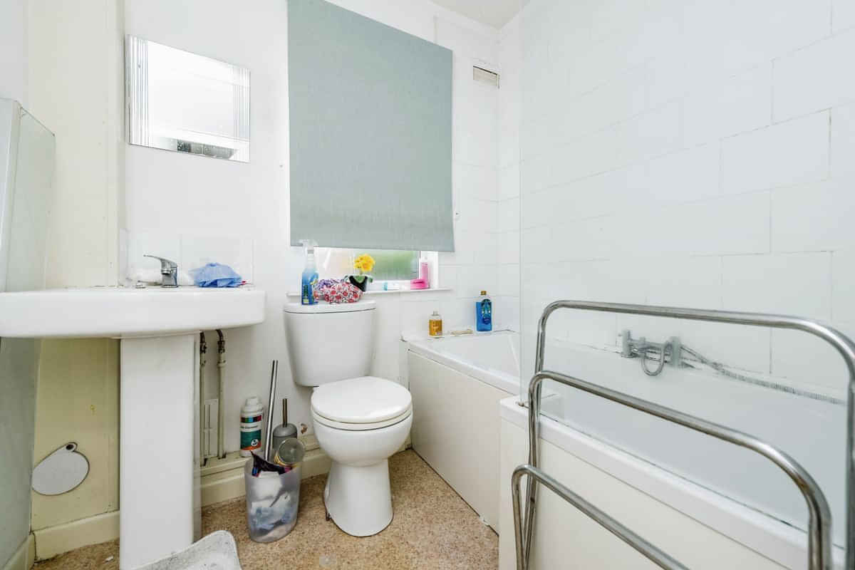 Hampstead Road L6, Liverpool - Liverpool, England, United Kingdom - 7 Bedroom 3 Bathroom  - Bathroom
