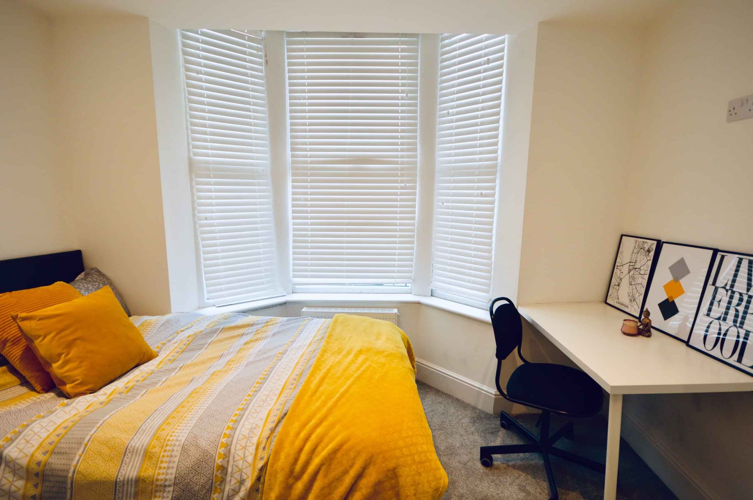 Hannan Road L6, Liverpool - Liverpool, England, United Kingdom - 6 Bedroom Apartment - Bedroom