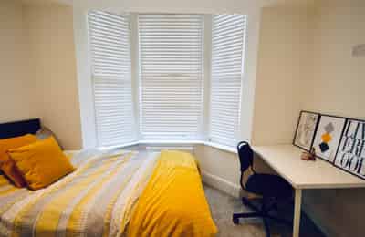 Hannan Road L6, Liverpool - Liverpool, England, United Kingdom - 6 Bedroom Apartment - Bedroom