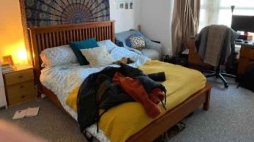 Russell Road, Liverpool - Liverpool, England, United Kingdom - 2 Smaller Bedrooms In 6 Bedroom Apartment - Bedroom