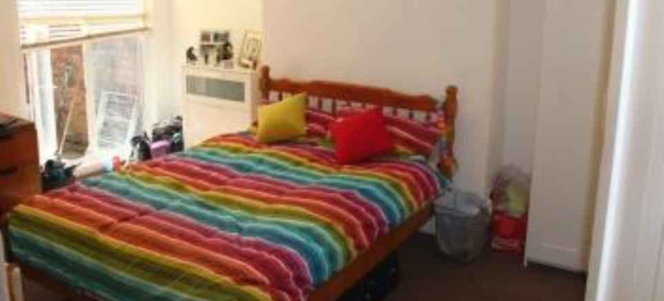 2 Smaller Bedrooms In 6 Bedroom Apartment - Bedroom?w=400&h=260&fit=crop&q=40&auto=format&trim=auto