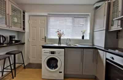 4 Bed 1 Bath - Bedroom?w=400&h=260&fit=crop&q=40&auto=format&trim=auto