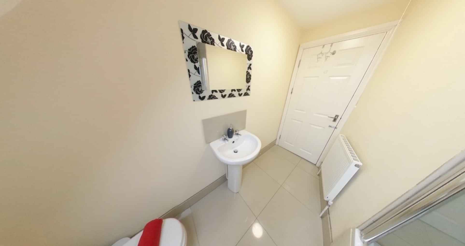 5 Bed 2 Bath - Amenities?w=400&h=260&fit=crop&q=40&auto=format&trim=auto