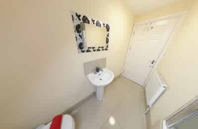 5 Bed 2 Bath - Amenities?w=400&h=260&fit=crop&q=40&auto=format&trim=auto