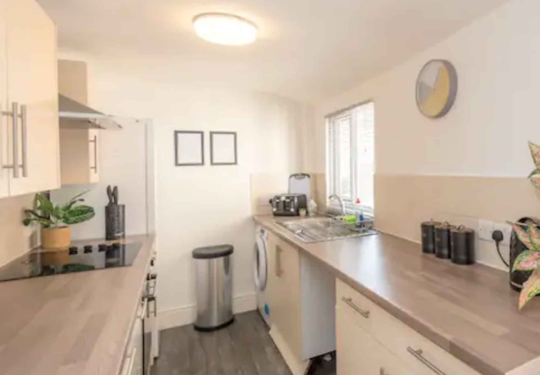 Witham Mews, Lincoln - Lincoln, England, United Kingdom - 4 Bedroom 1 Bathroom Apartment - Kitchen