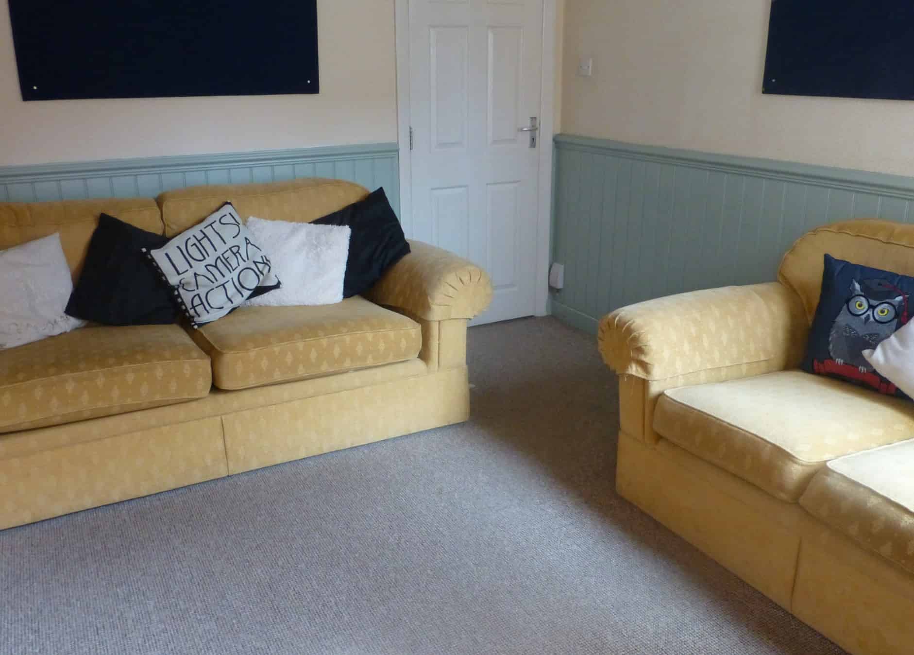 Common Area?w=400&h=260&fit=crop&q=40&auto=format&trim=auto