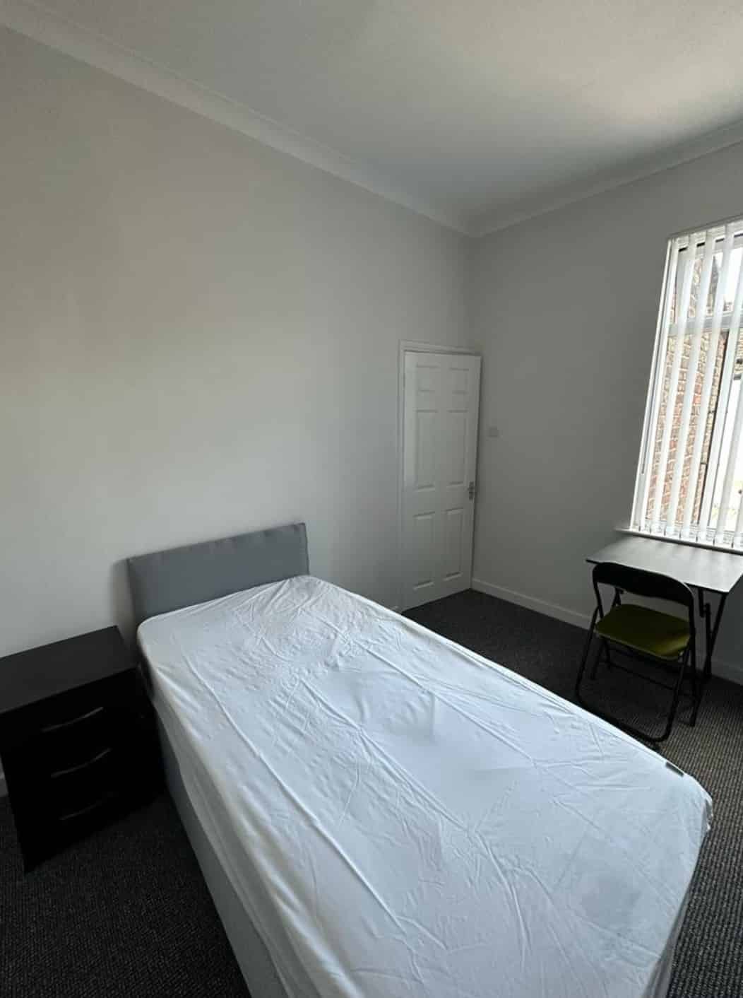 3 Bedroom 1 Bathroom House - Kitchen?w=400&h=260&fit=crop&q=40&auto=format&trim=auto