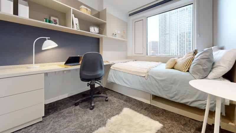 Common Area?w=400&h=260&fit=crop&q=40&auto=format&trim=auto